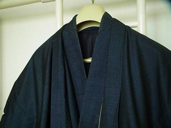 普段着等に！【本場奄美大島紬百山亀甲絣袷Ａ／Ｓ】◆小難あり◆