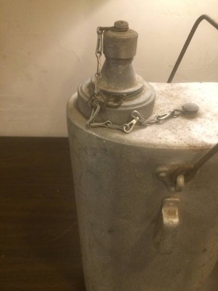 ビンテージ アルミ 携行缶 インダストリアル ガソリン ミリタリー_2