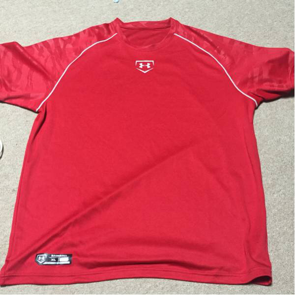 アンダーアーマー野球上下セット ＸＬ 赤、ネイビーハーフパンツ
