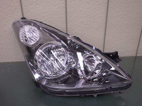 4054341 ウィッシュ ZNE10/14 ANE11W 前期 右ライト HID