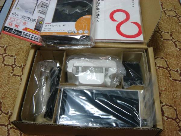 ARROWS M02 新品　F-01Hのシムフリー版