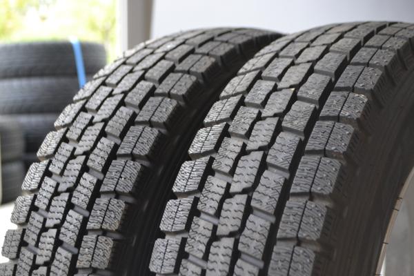 バリ山 15年 スタッドレス 4J +42 145R12 6PR 軽トラ 軽バン 等