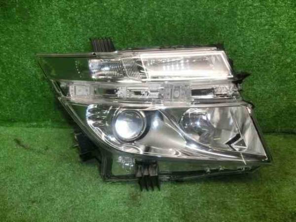 エルグランド E52 純正 右 ヘッドライト ランプ 中古 ジャンク
