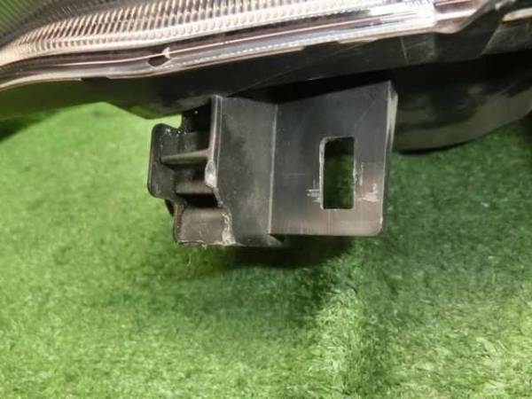 エルグランド E52 純正 右 ヘッドライト ランプ 中古 ジャンク