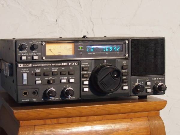 マニア放出品 ICOM COMMUICATIONS RECEVER IC-R70③