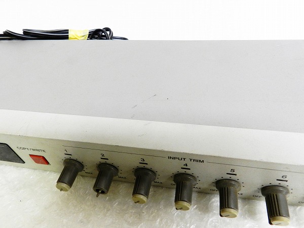 AKAI MB76 プログラマブルミックスベイ