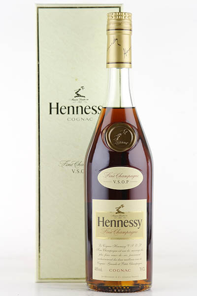 Hennessy V.S.O.P コニャック 700ml 箱付 ☆未開栓△Hennessy ヘネシー VSOP スリムボトル 700ml/箱付