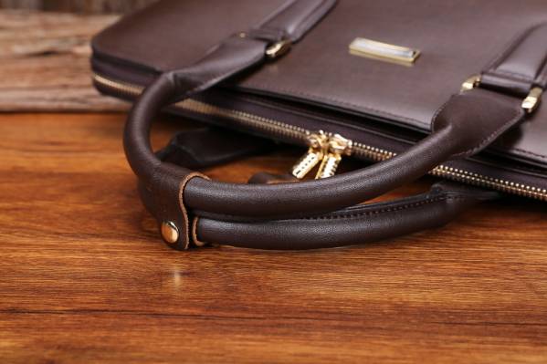 100％正規■スペイン製 牛革 マルチビジネスバック■品質保証^^