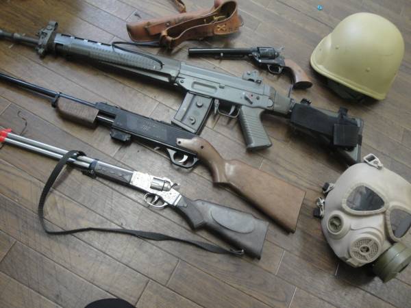 激安 セール トイガン.マスク，メット等まとめて../サバイバル