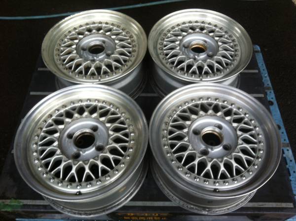 BBS RS243 16×7Ｊ　114.3-4穴　+33　4本
