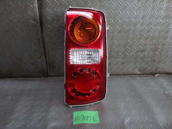 純正 E51 エルグランド 後期 LED テールランプ 右側 ロア側 即納
