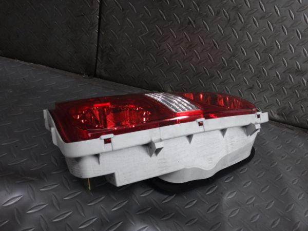 純正 E51 エルグランド 後期 LED テールランプ 右側 ロア側 即納