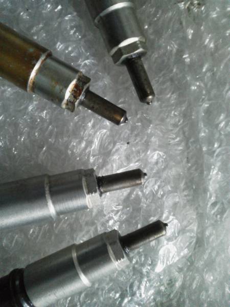 ☆ハイエース KDH 2KD用インジェクター 4本 中古 ジャンク扱