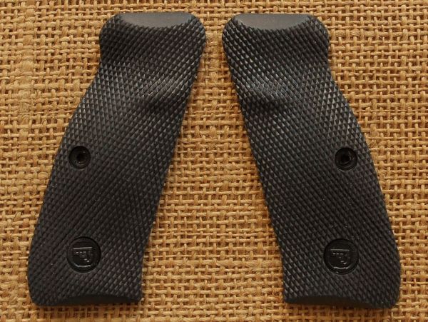 Cz75/85　純正　実物用 ラバーグリップ　ロゴ入り 未使用品