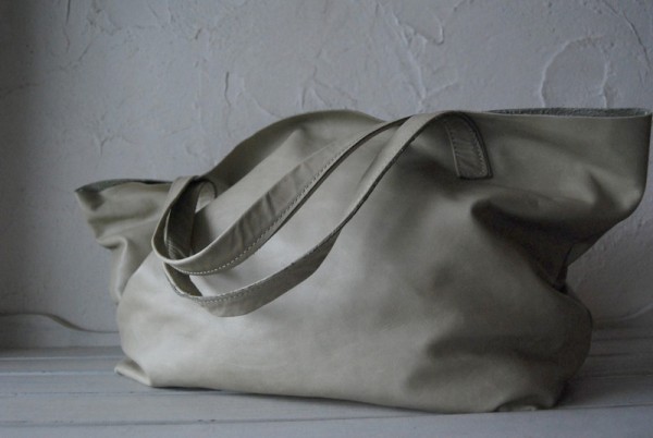 贅沢 すごく軽量 柔らかい 本革鞄 シンプル ハンドメイド