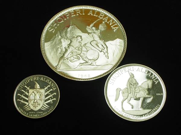 外国銀貨★アルバニア★銀貨３種セット★解説付