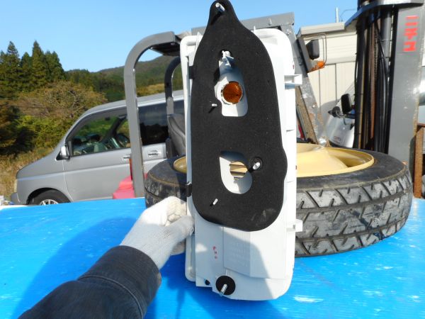 エルグランド E51 純正 左 テールランプ ICHIKOH D005