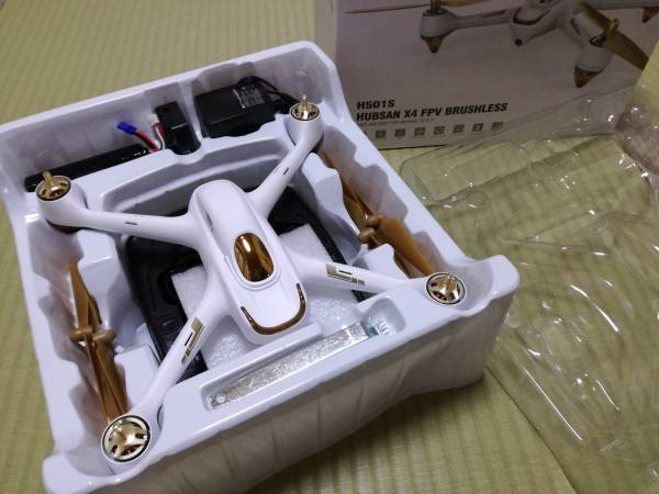 ★中古美品★ Hubsan H501S X4 FPV GPS HDカメラ ドローン