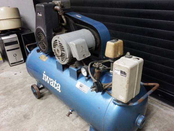 iwata 岩田 コンプレッサー SP-15P 動力200V 90L? 単気筒 難アリ 