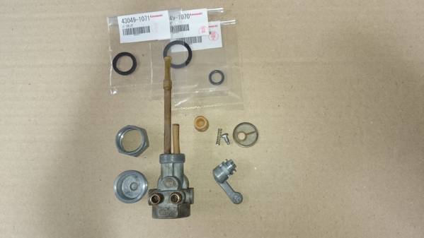 Z1Z2燃料ガソリンコックKZ純正O/HフューエルZⅠZⅡ　Z系 01