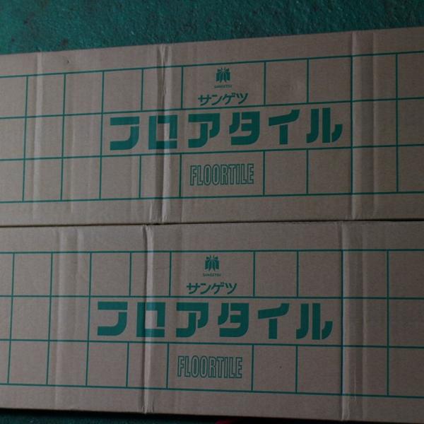 未使用フロアタイル75×914.4×2.5mmウッド(オーク)52枚