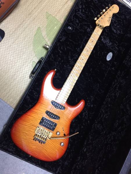 Seenストラトタイプギター　Lindy Fralin、TomHolmes PU