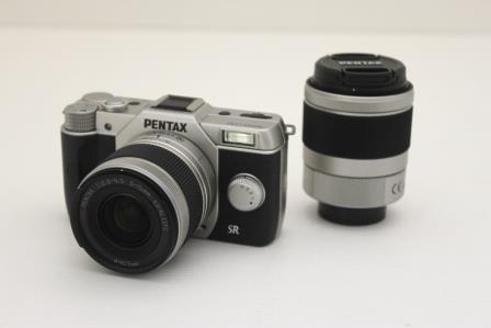 ペンタックス　Q10　ミラーレス　一眼レフカメラ　ダブルズーム