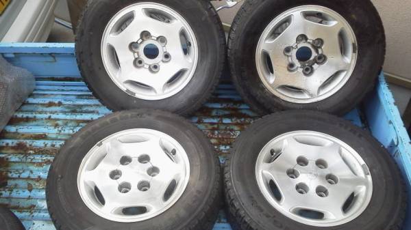 スタッドレス　グランドハイエース純正アルミ　売切り！