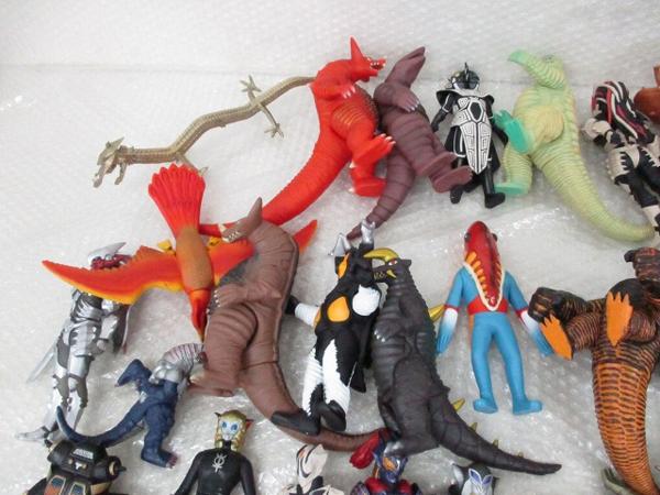 現状 ウルトラマン等 ゼットン，ピグモン 他/ソフビ[梱0.4]