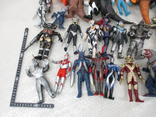 現状 ウルトラマン等 ゼットン，ピグモン 他/ソフビ[梱0.4]