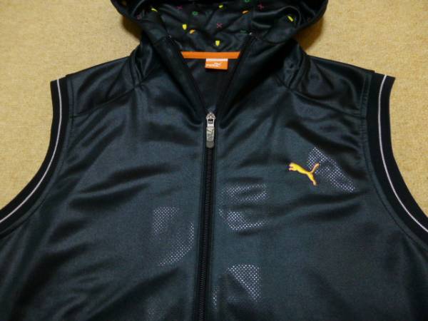 PUMA●プーマ●ジップアップフードベスト黒L超美品！