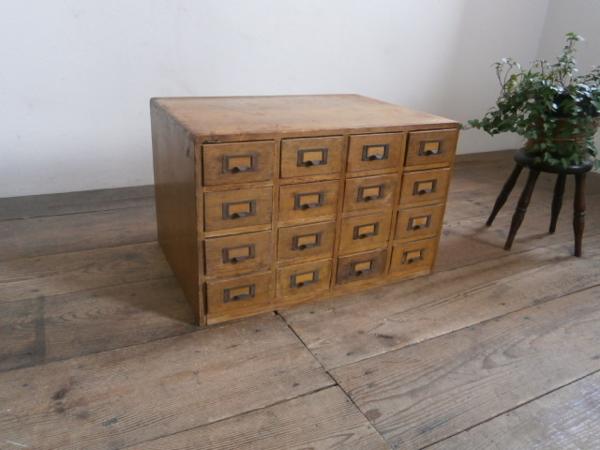 Ｆ229◆レトロな古い木製カードケース◆収納棚小物入れA