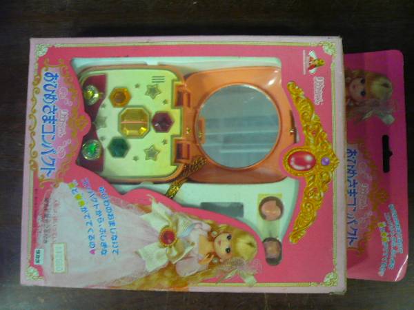 ☆未使用　タカラ　リカちゃん おひめさまコンパクト