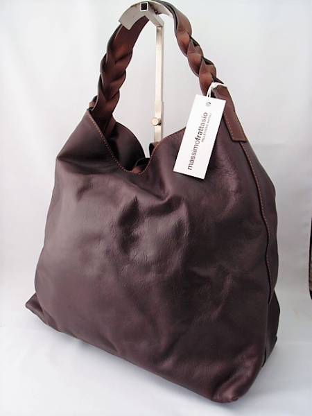 マッシモ・フラッタシオの本革製ショルダーバッグ＊未使用品です