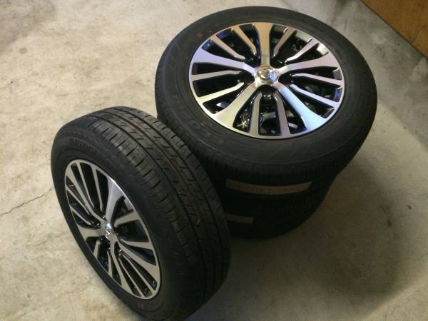 セレナC26純正アルミタイヤ4本セット 納車時み使用なで新と変わりませ