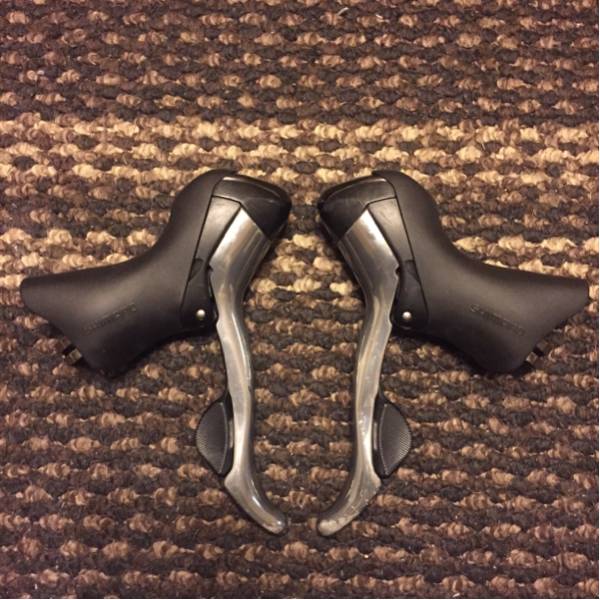 良品 SHIMANO シマノ 105 ST-5600 2×10s シルバー