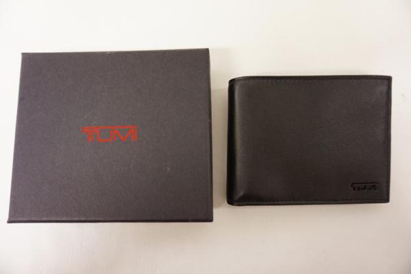 TUMI トゥミ レザー 二つ折り 財布 メンズ 黒 箱有り ＊UA2073