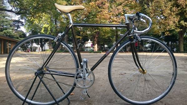 ピスト MAKINO 黒色（金ラメ） 完成車