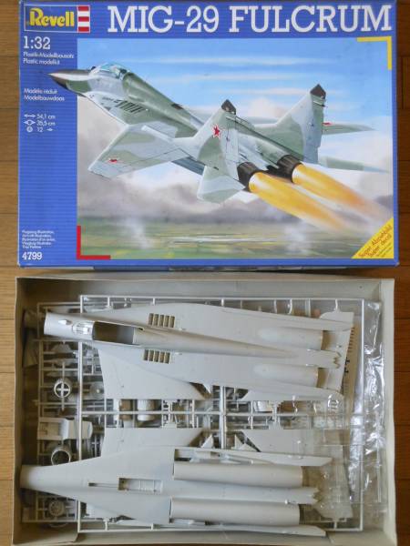 MiG-29 A Fulcrum by Thomas Chmelik (Revell + CAM 1⁄32) Revell