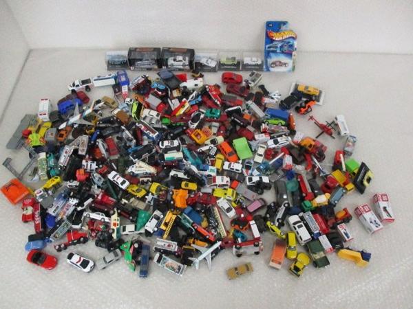 現状 トミカ等 パトカー，ホンダ S2000，デコトラ他[梱0.4]