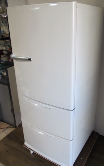 AQUA ノンフロン冷凍冷蔵庫 AQR-261B(W) 13年 名古屋発