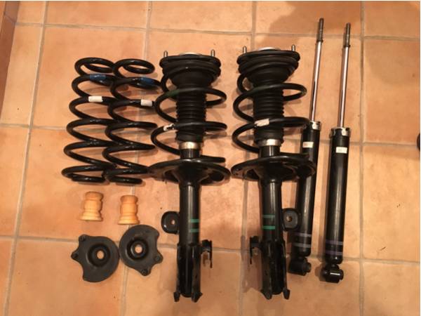 美品 20 ヴェルファイア アルファード 純正サスペンションキット！