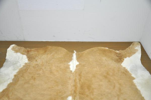 L074☆カウラグ☆牛革/毛皮/レザーラグマット/敷物/レザークラフト/リビングルーム/客間/大型/大判/本革/1 カウラグ 敷物 毛皮インテリアラグ マット ハラコ 牛革 革 レザー No.002