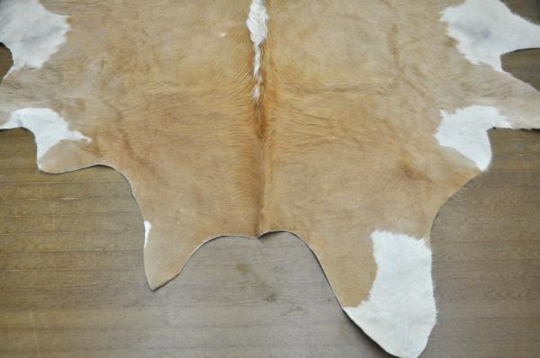 L074☆カウラグ☆牛革/毛皮/レザーラグマット/敷物/レザークラフト/リビングルーム/客間/大型/大判/本革/1 カウラグ 敷物 毛皮インテリアラグ マット ハラコ 牛革 革 レザー No.002