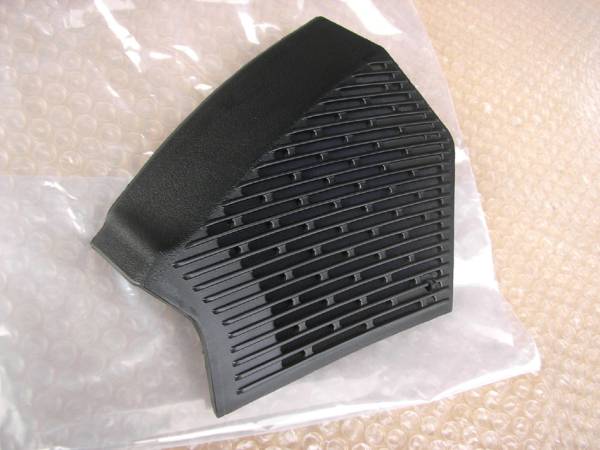 メルセデスベンツ W123 S123 C123 スピーカーカバー 左側 1236802707