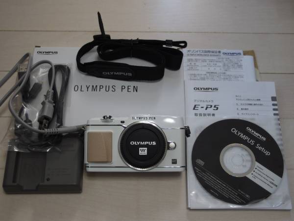 OLYMPUS PEN　オリンパスE-P5 白＋純正ズーム２本（12-50／40-150）作動品　他おまけ付（中古）