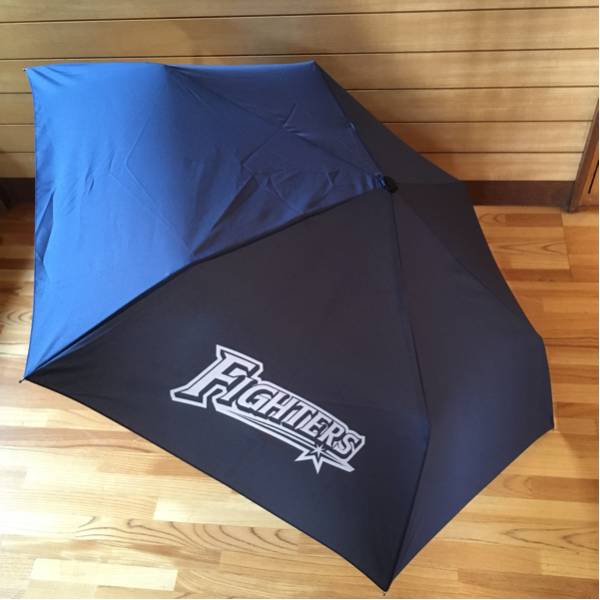 日本ハムファイターズ ロゴ入り折りたたみ傘 新品_1
