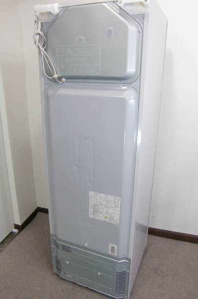冷蔵庫　自動製氷付き!!　No.5437　日立　365L　R-CS37YMV(W)　2010年　【リサイクルショップどりーむ天保山店】 ☆送料無料～ 冷蔵庫 365L 日立 R－CS37YMV（W) 2010年製 中古 白 大型
