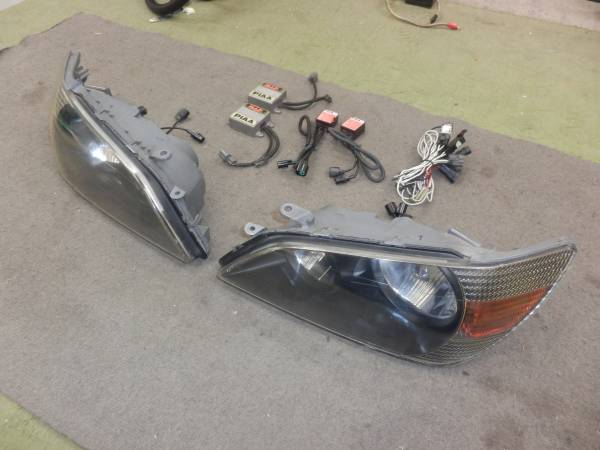 SXE10アルテッツァ 前期 ヘッドライト(メイクアップ?) LO側HID(PIAA)