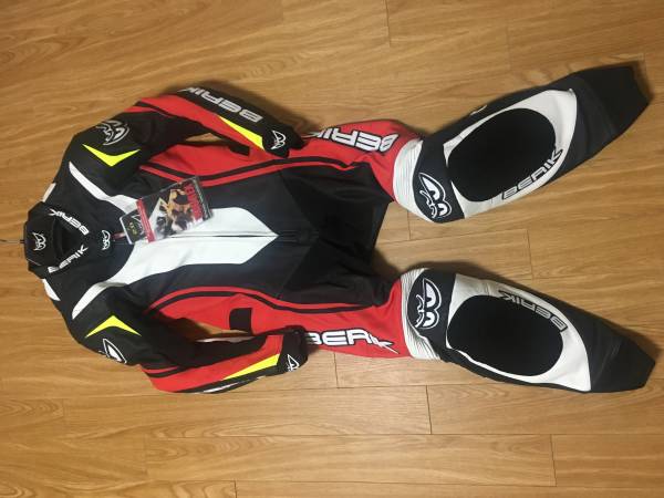 【新品未使用】BERICK ベリック レーシングスーツ 48 Mサイズ